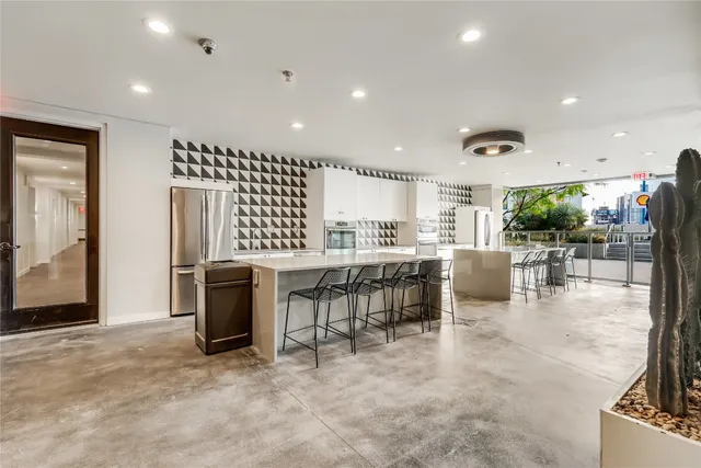 $9,000 | 800 Embassy Drive, Unit 606, Austin, TX 78702