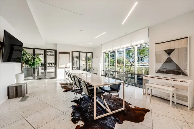 $9,000 | 800 Embassy Drive, Unit 606, Austin, TX 78702