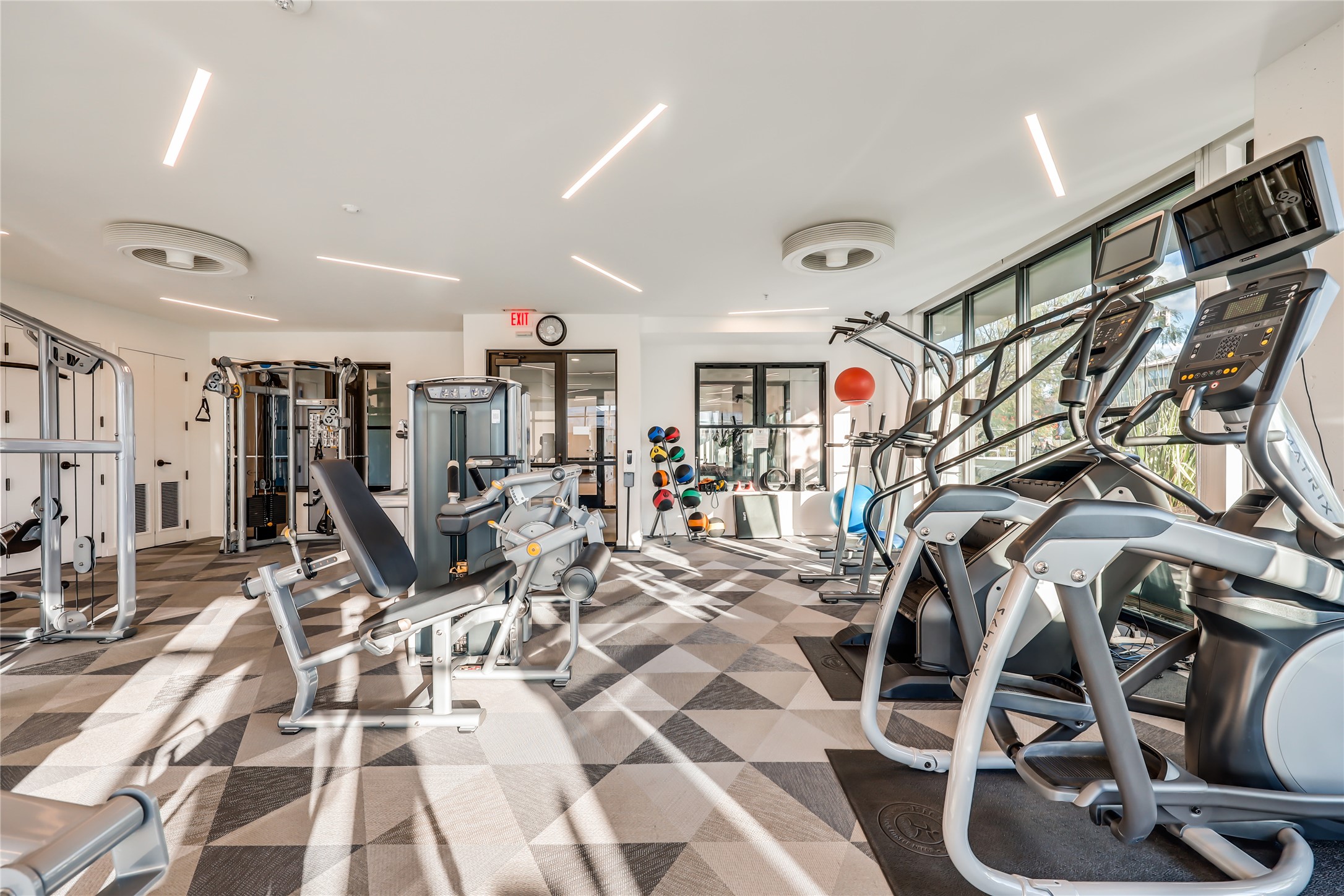 800 Embassy Drive, Unit 606 Austin, TX 78702 - Photo 35 of 38