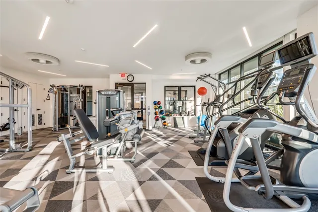 $9,000 | 800 Embassy Drive, Unit 606, Austin, TX 78702