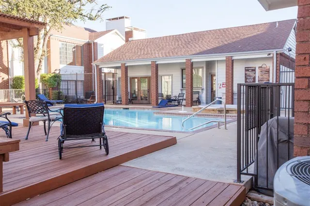 $1,695 | 5100 Verde Valley Lane, Unit 150, Dallas, TX 75254