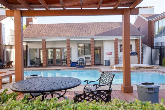 $1,695 | 5100 Verde Valley Lane, Unit 150, Dallas, TX 75254