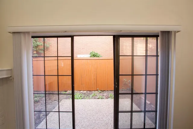 $1,695 | 5100 Verde Valley Lane, Unit 150, Dallas, TX 75254