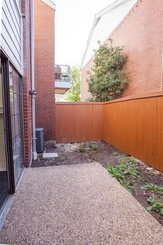 $1,695 | 5100 Verde Valley Lane, Unit 150, Dallas, TX 75254