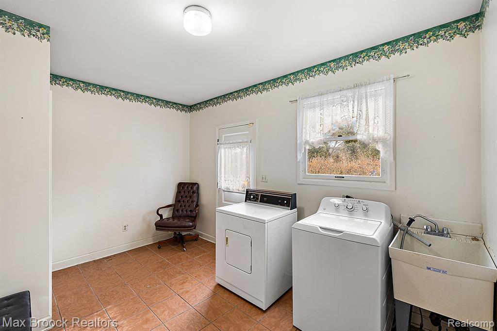 5329 Watergate Road West Bloomfield, MI 48323 - Photo 11 of 28 Gallery Image 11