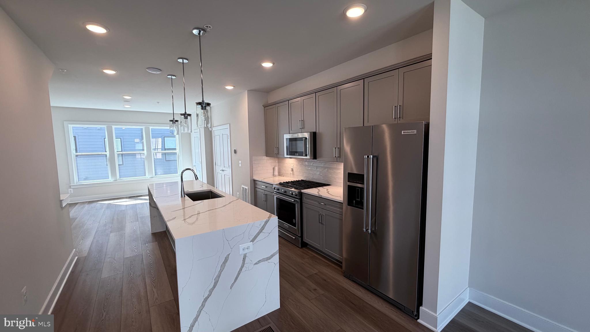 12742 Verdant Way Reston, VA 20191 - Photo 7 of 35