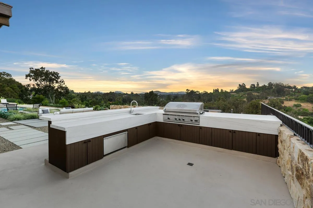 4728 El Aspecto Rancho Santa Fe, CA 92067 - Photo 13 of 34 a view of terrace and city view