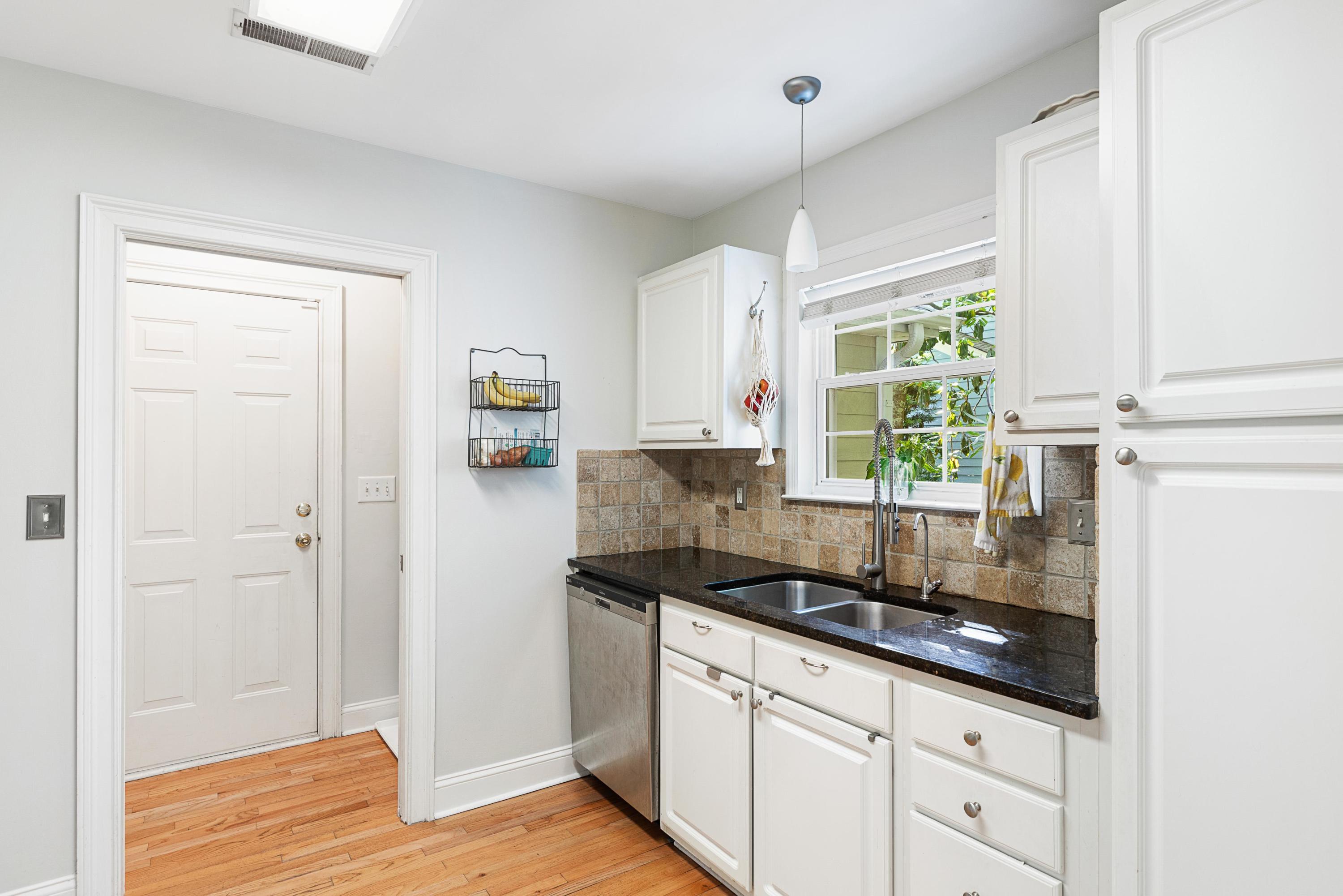 640 Fair Spring Drive Charleston, SC 29414 - Photo 11 of 32 coastalrephoto-640FairSpringDr-9122