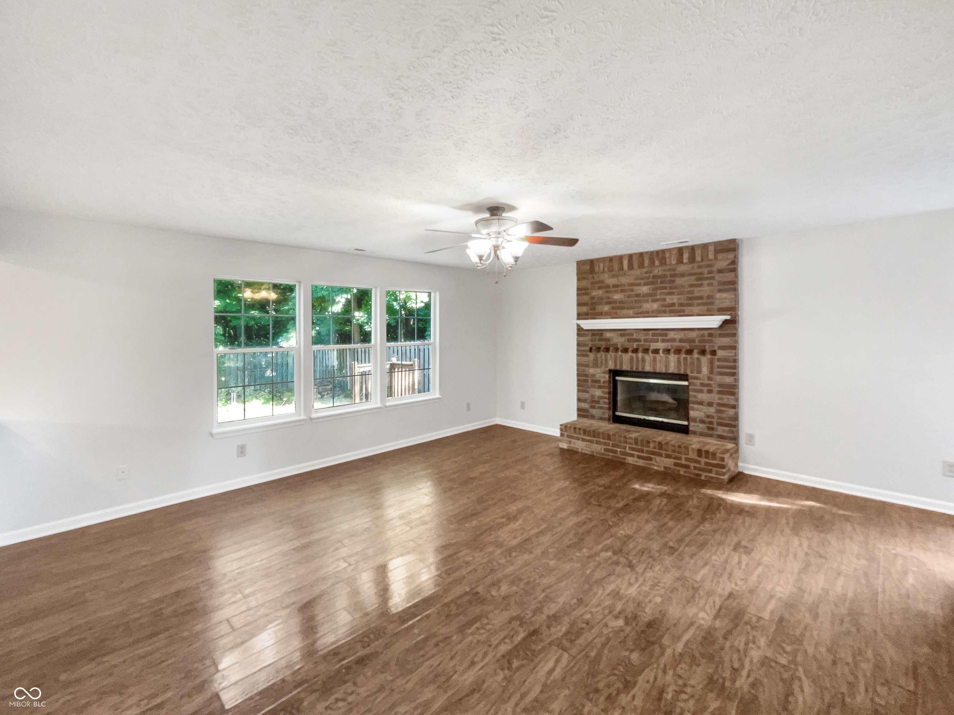 5632 Fair Ridge Place Indianapolis, IN 46221 - Photo 3 of 26 Gallery Image 3
