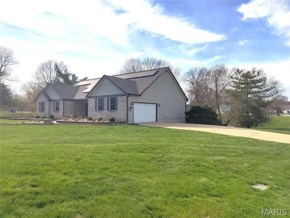 $599,900 | 701 Wade Lane, St. Charles, MO 63303