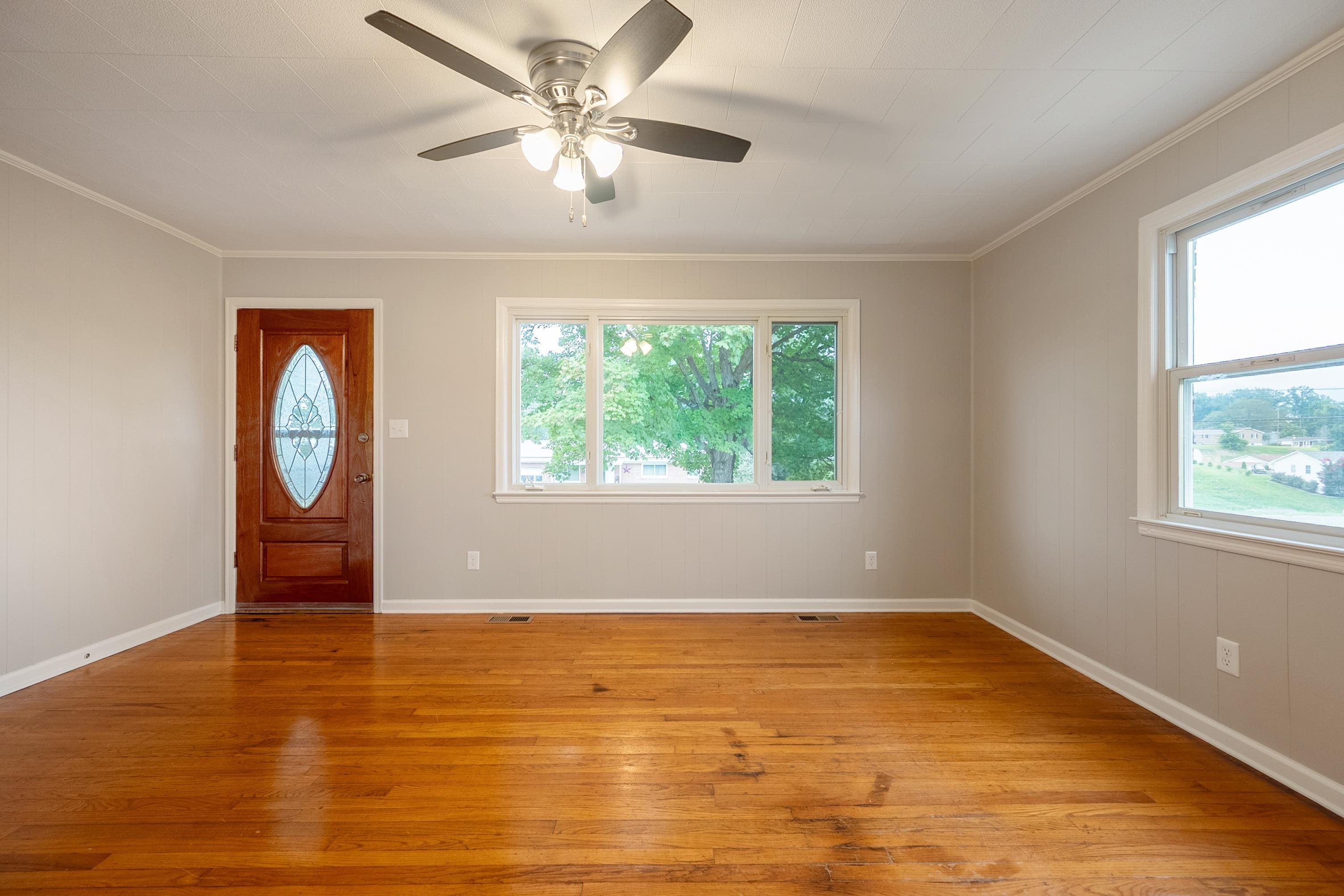 1112 Curve Road Pearisburg, VA 24134 - Photo 8 of 52 Gallery Image 8