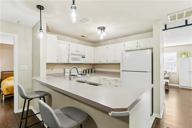 $170,000 | 220 East Hansen Court, Independence, MO 64055