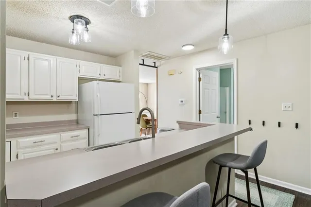 $170,000 | 220 East Hansen Court, Independence, MO 64055