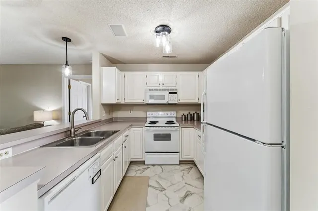 $170,000 | 220 East Hansen Court, Independence, MO 64055