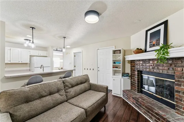 $170,000 | 220 East Hansen Court, Independence, MO 64055