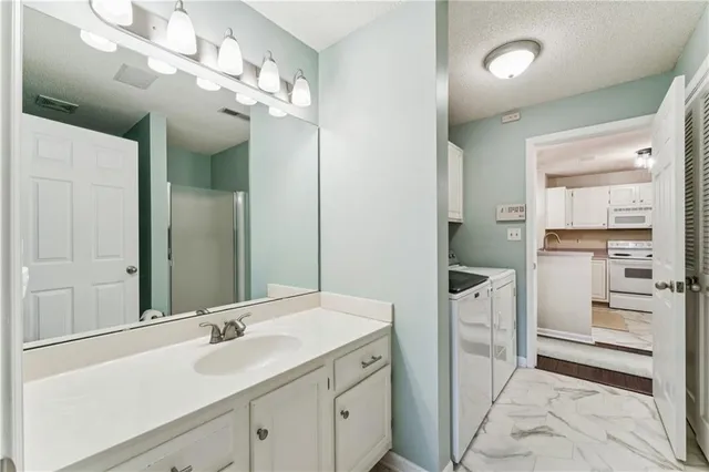 $170,000 | 220 East Hansen Court, Independence, MO 64055