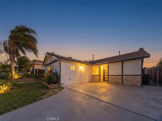 $890,000 | 19512 Steinway Street, Canyon Country, CA 91351