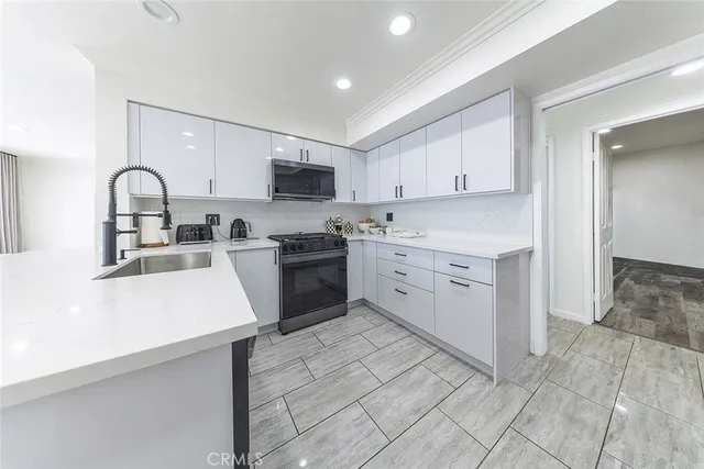 $890,000 | 19512 Steinway Street, Canyon Country, CA 91351