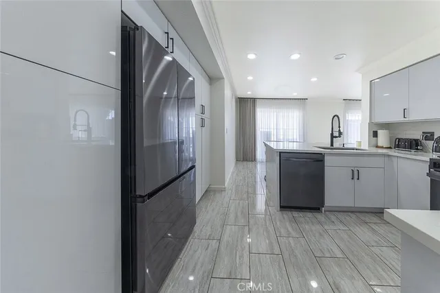 $890,000 | 19512 Steinway Street, Canyon Country, CA 91351