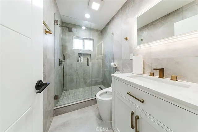 $890,000 | 19512 Steinway Street, Canyon Country, CA 91351