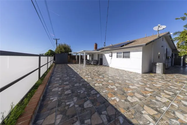 $890,000 | 19512 Steinway Street, Canyon Country, CA 91351