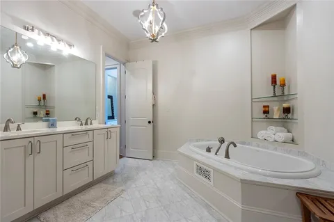 $1,325,000 | 6925 Canal Boulevard, New Orleans, LA 70124