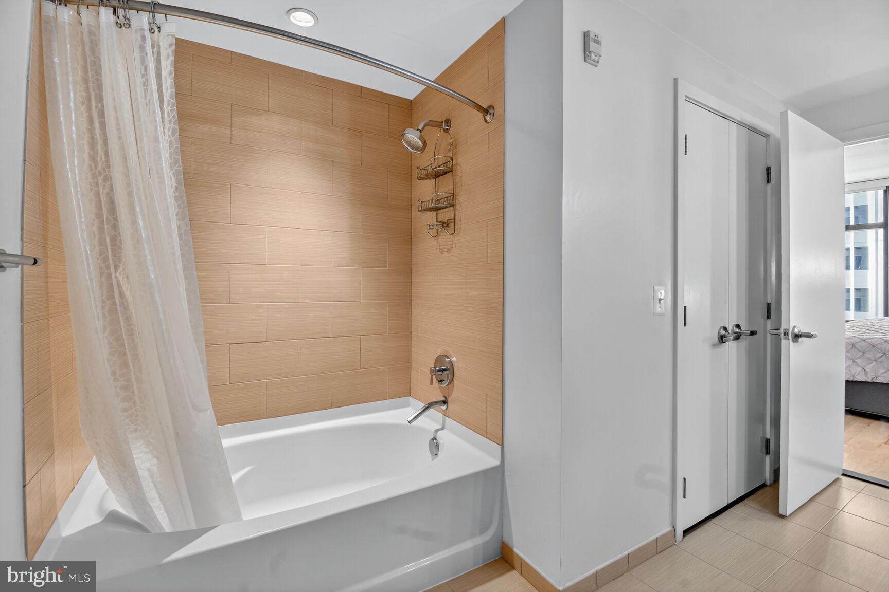 1010 Massachusetts Avenue Northwest, Unit 708 Washington, DC 20001 - Photo 18 of 35