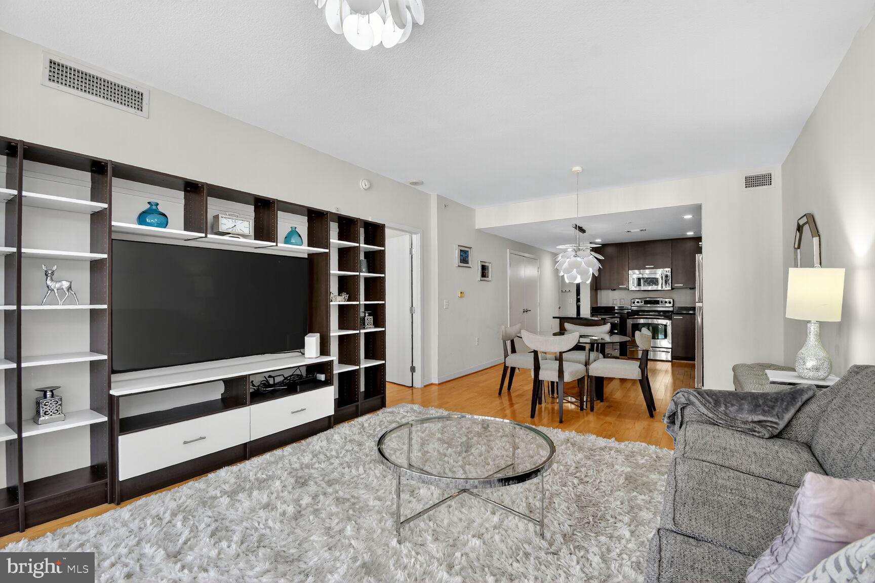 1010 Massachusetts Avenue Northwest, Unit 708 Washington, DC 20001 - Photo 5 of 35