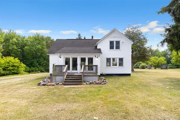 $750,000 | 27901 Brandes Road, Flat Rock, MI 48134