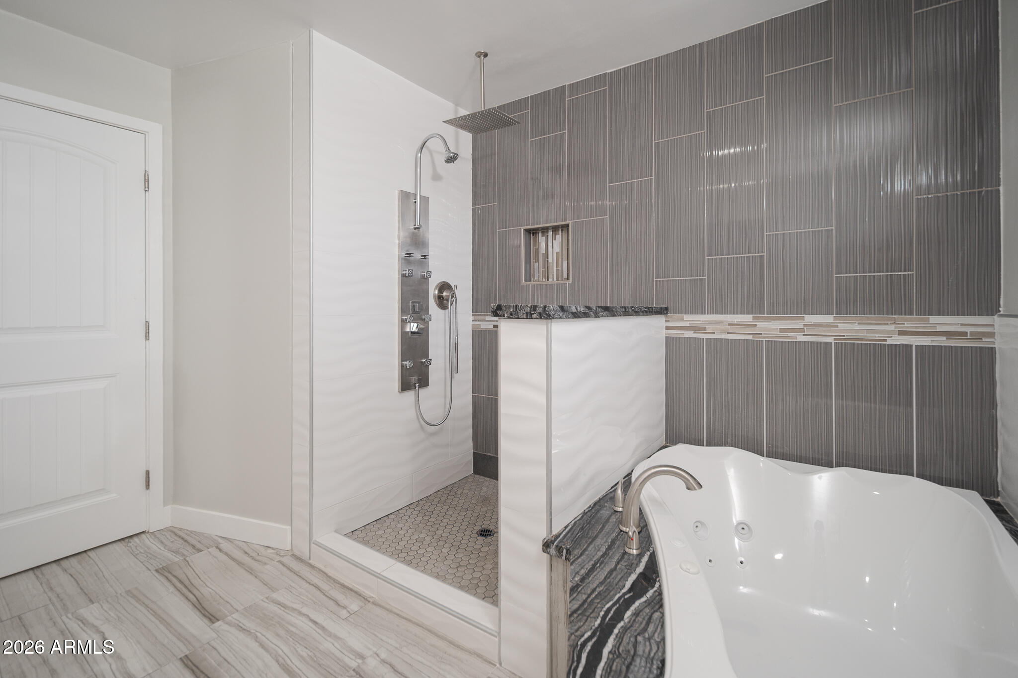 4901 West Greenway Road Glendale, AZ 85306 - Photo 16 of 46 16_Primary-Bath_02