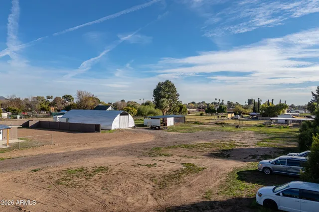 $1,065,000 | 4901 West Greenway Road, Glendale, AZ 85306