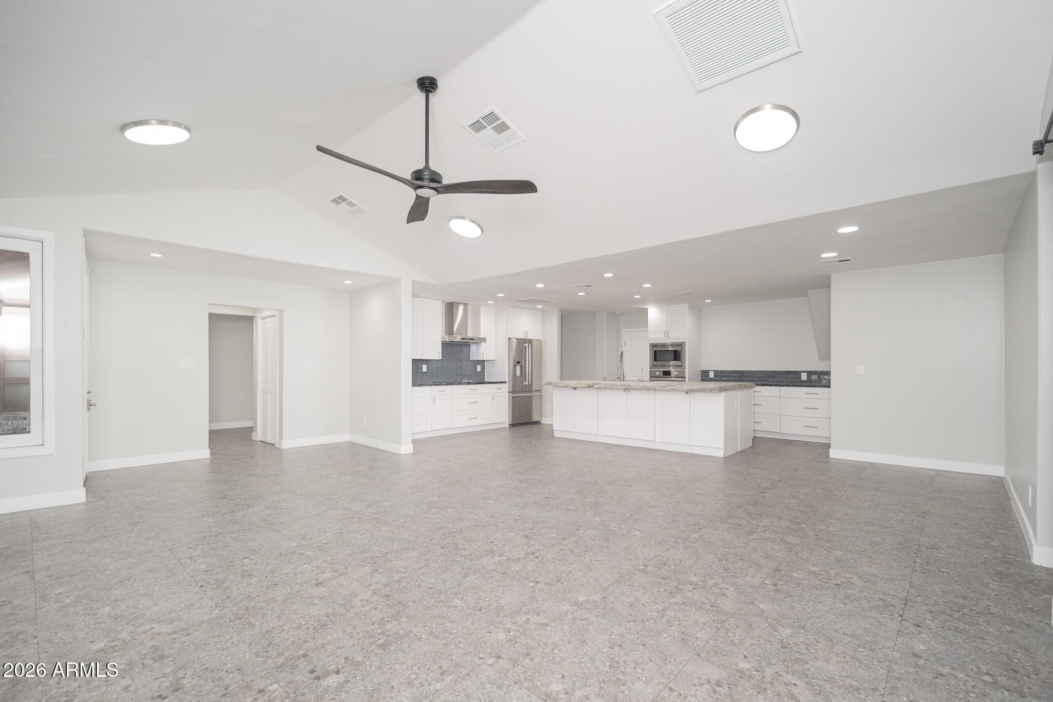 4901 West Greenway Road Glendale, AZ 85306 - Photo 5 of 46 05_Great-Room_01