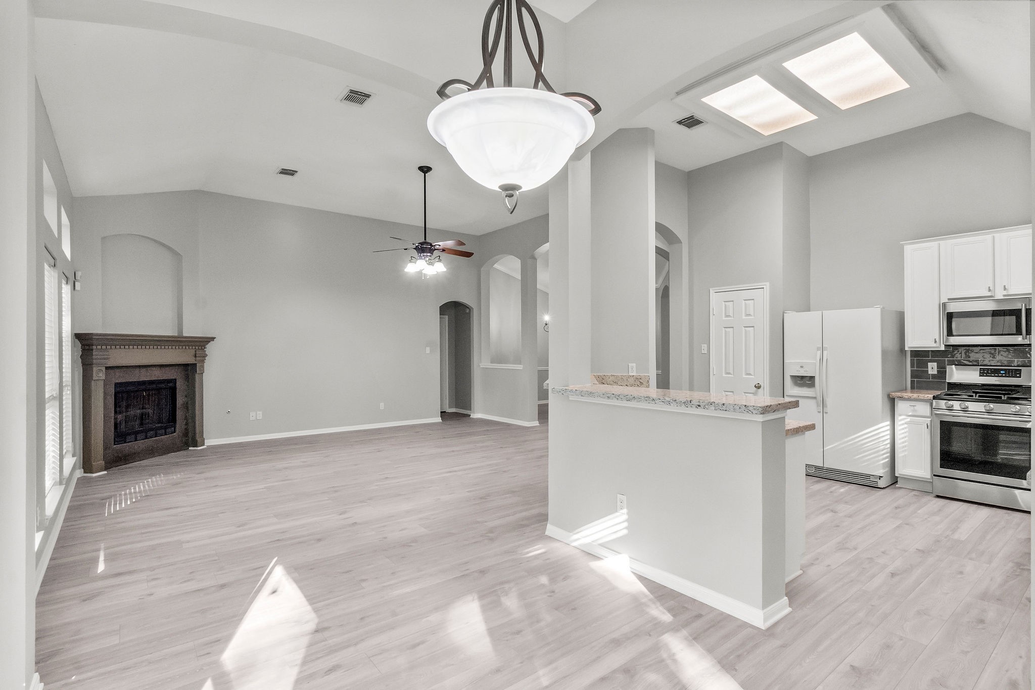 155 North Wimberly Way Conroe, TX 77385 - Photo 15 of 43