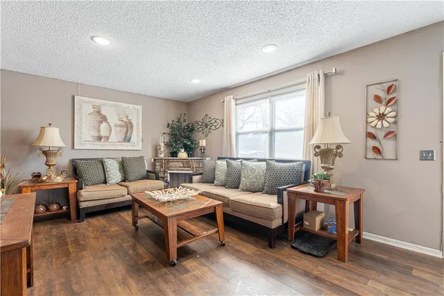 $225,000 | 10008 East 60th Terrace, Raytown, MO 64133