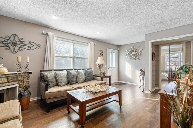 $225,000 | 10008 East 60th Terrace, Raytown, MO 64133