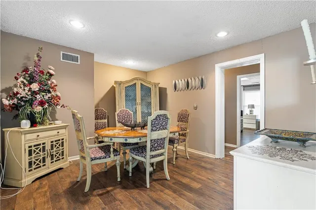 $225,000 | 10008 East 60th Terrace, Raytown, MO 64133