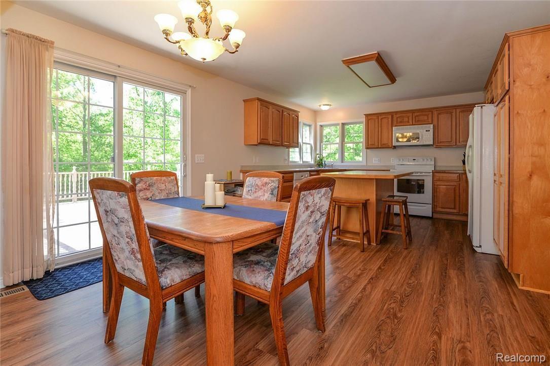 4286 McGunn Road Howell, MI 48843 - Photo 10 of 52 aug_4078.jpg