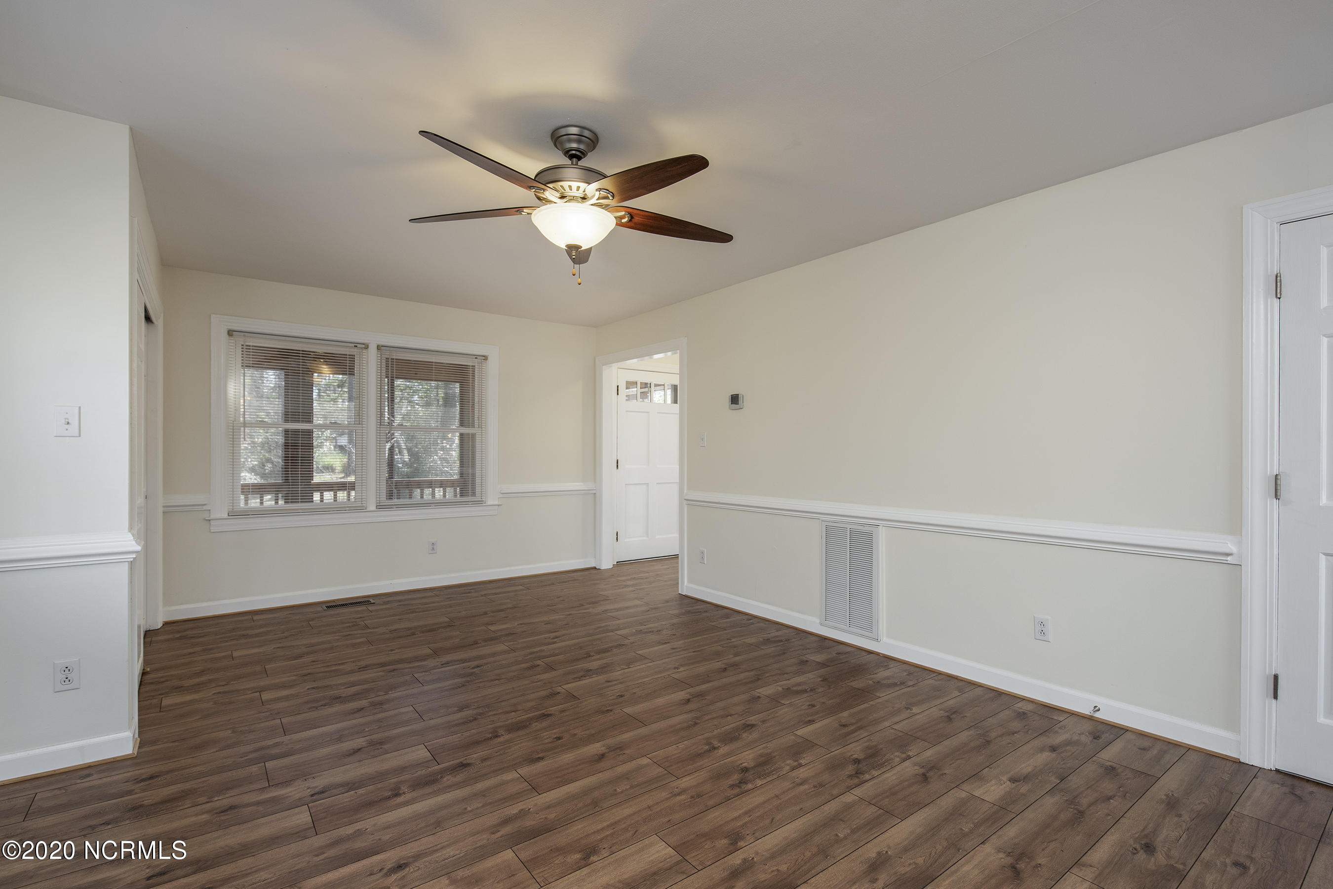 306 Little Rossie Road New Bern, NC 28560 - Photo 5 of 47 Living Room