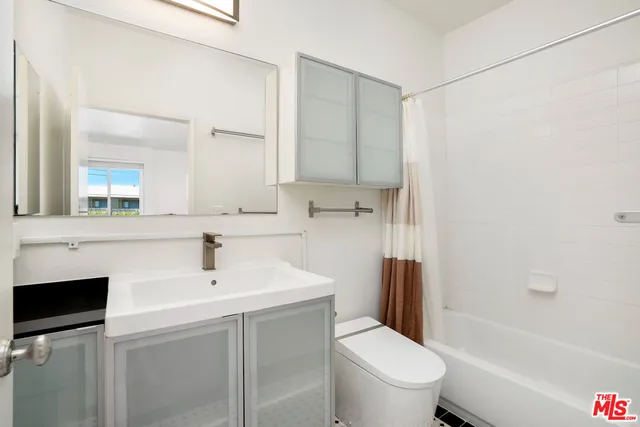 $695,000 | 4567 Lexington Avenue, Unit 106, Los Angeles, CA 90029