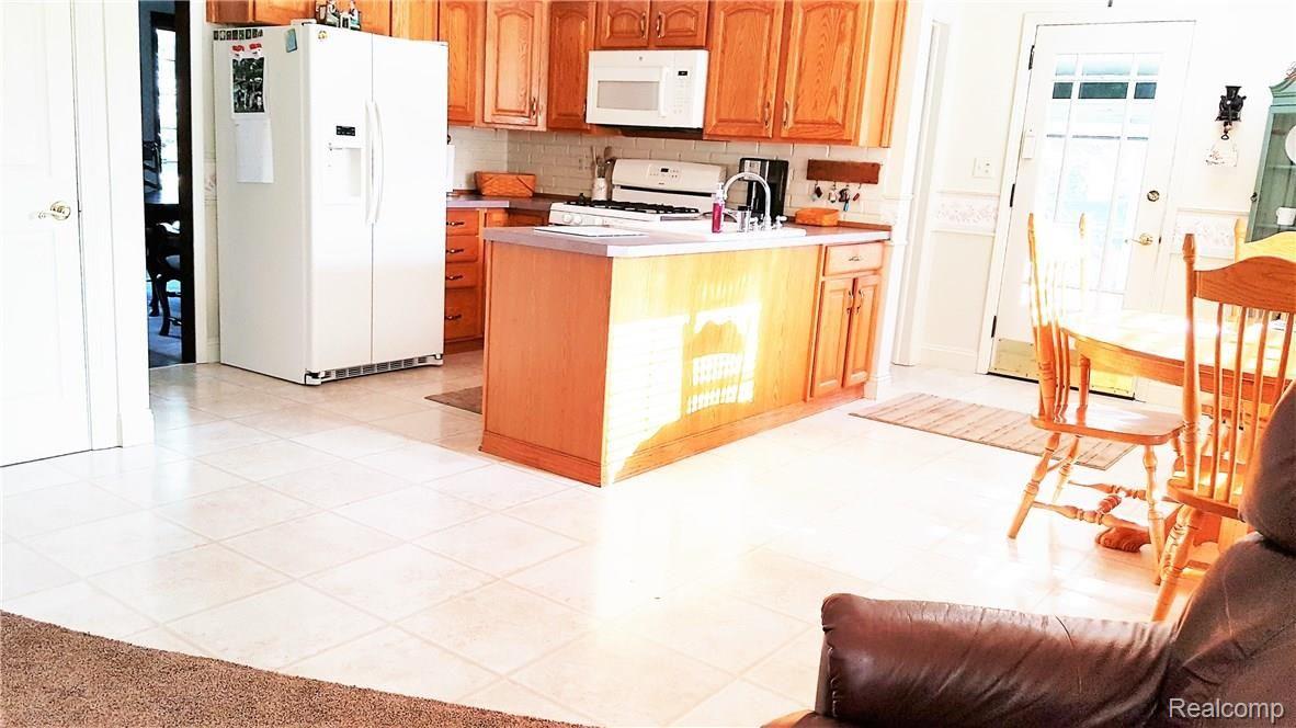 6128 Cedar Lake Road Pinckney, MI 48169 - Photo 15 of 45 8.jpg