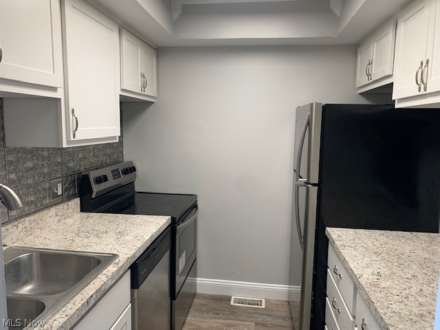 1018 Robinson Road Wooster, OH 44691 - Photo 2 of 16 All new kitchen appliances.