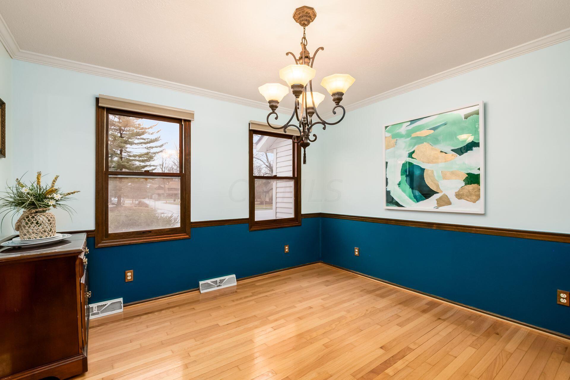 FORMAL DINING ROOM