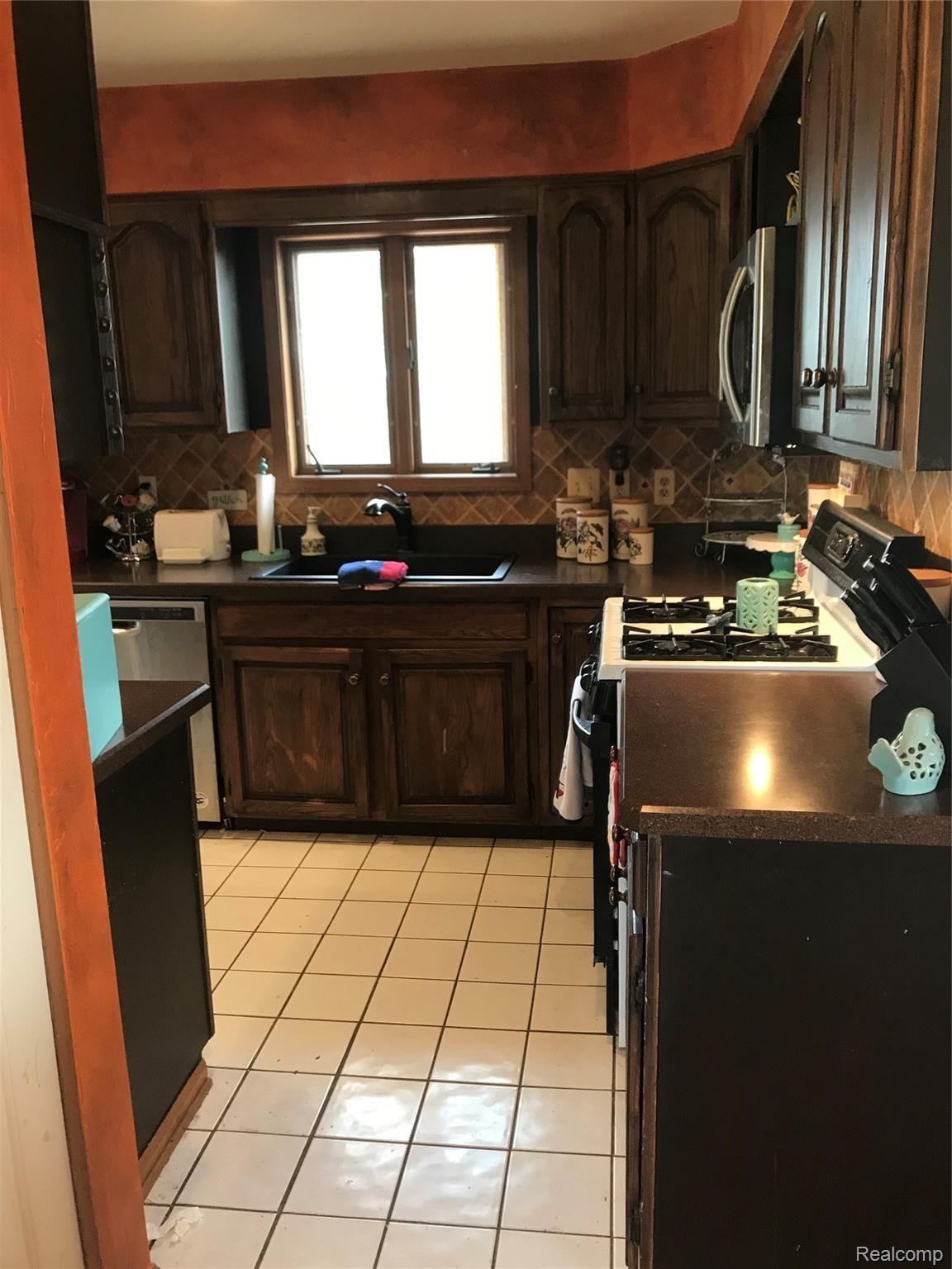 3390 Ludwig Road Oxford, MI 48371 - Photo 24 of 58 IMG_2698.jpg