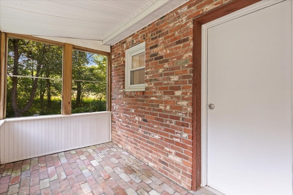 990 Bay Road Hamilton, MA 01982 - Photo 23 of 28