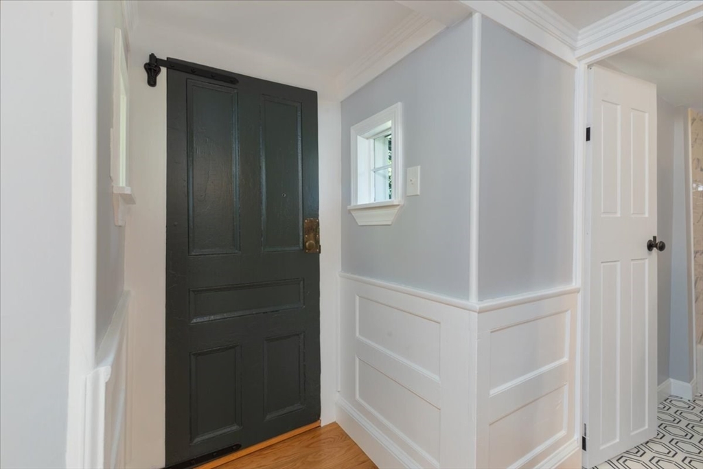 990 Bay Road Hamilton, MA 01982 - Photo 4 of 28