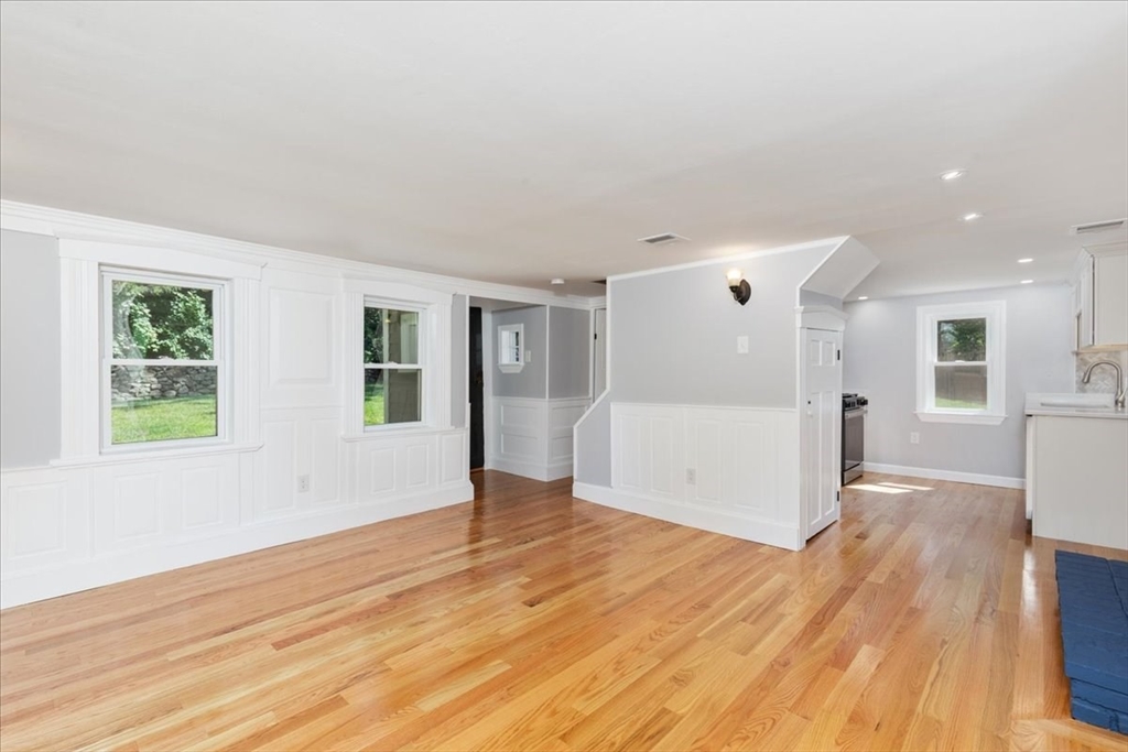 990 Bay Road Hamilton, MA 01982 - Photo 9 of 28