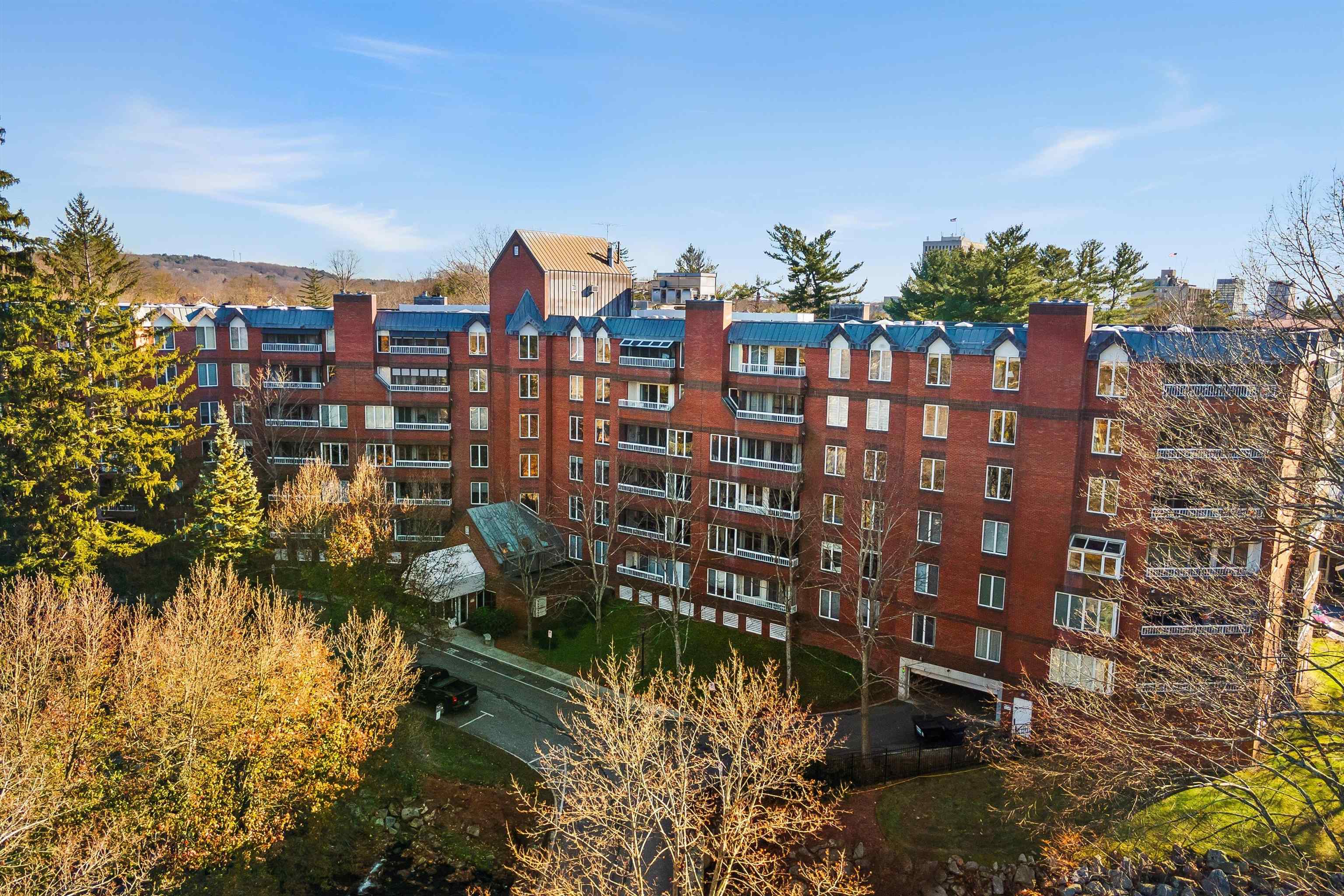 300 River Road, Unit 106 Manchester, NH 03104 - Photo 25 of 41