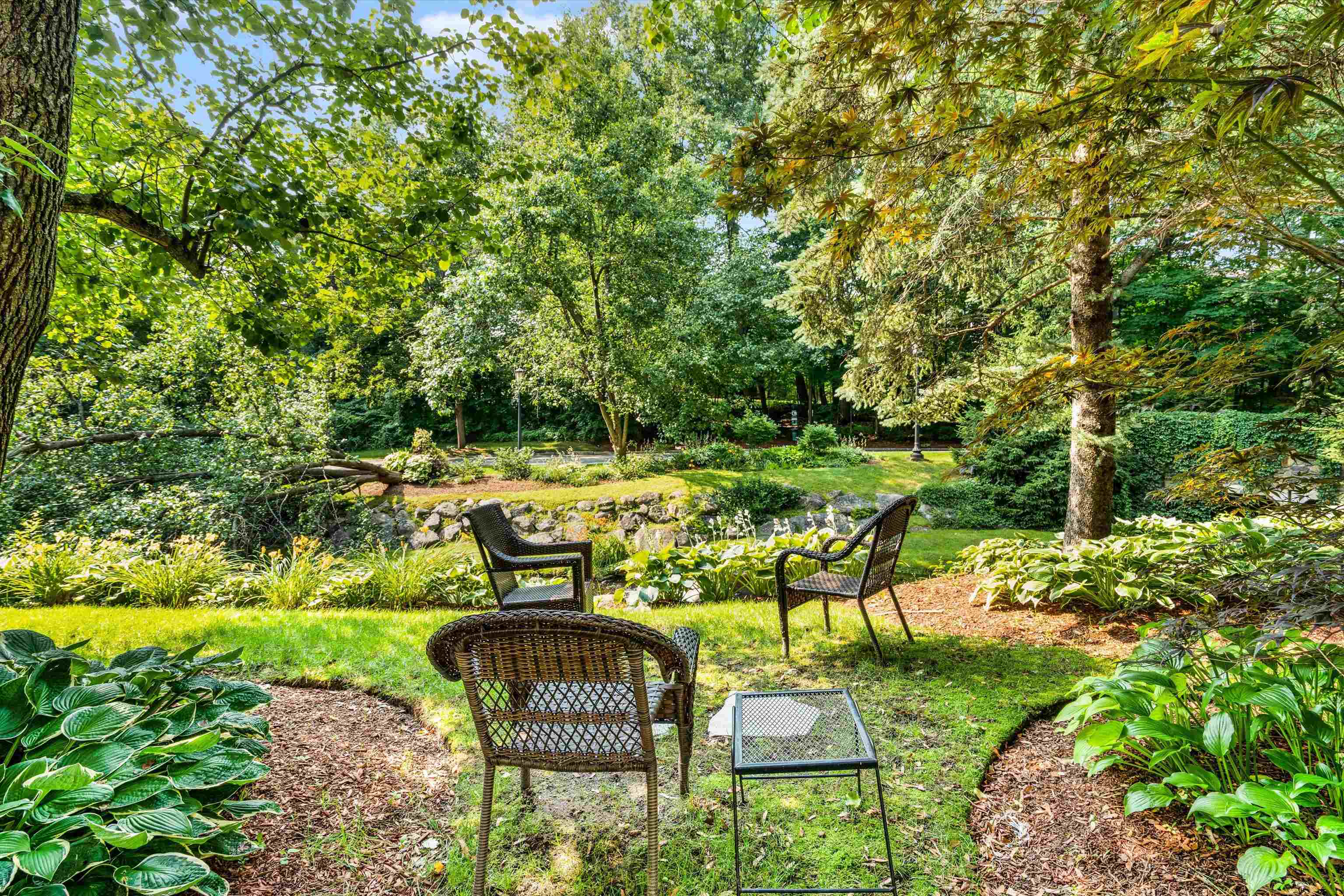 300 River Road, Unit 106 Manchester, NH 03104 - Photo 31 of 41