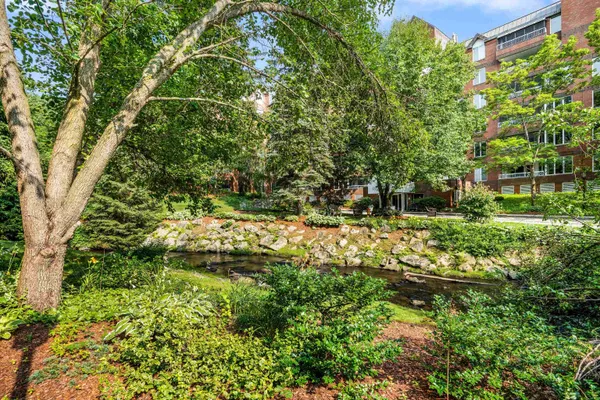 $530,000 | 300 River Road, Unit 106, Manchester, NH 03104