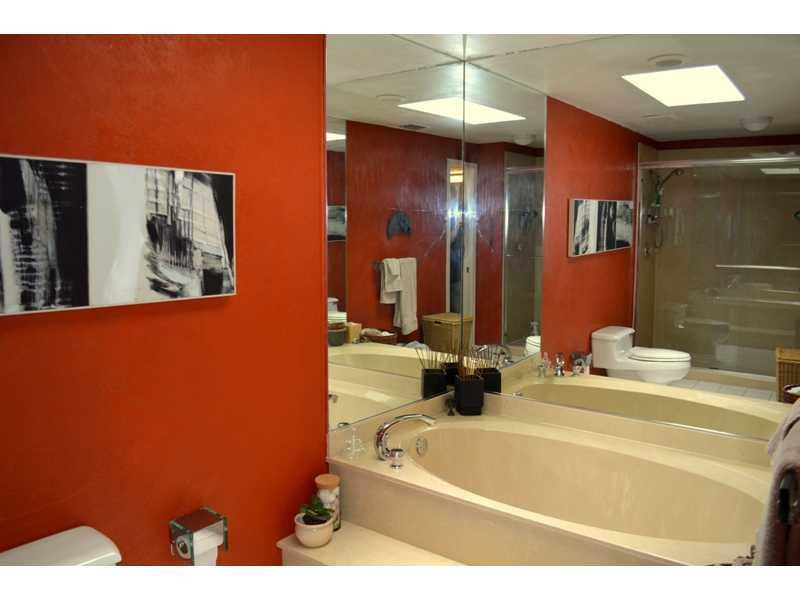 706 St Albans Drive, Unit 706 Boca Raton, FL 33486 - Photo 19 of 24 Master Bath/Spa
